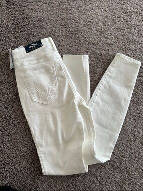 Hollister Women’s Off-White Skinny Jeans